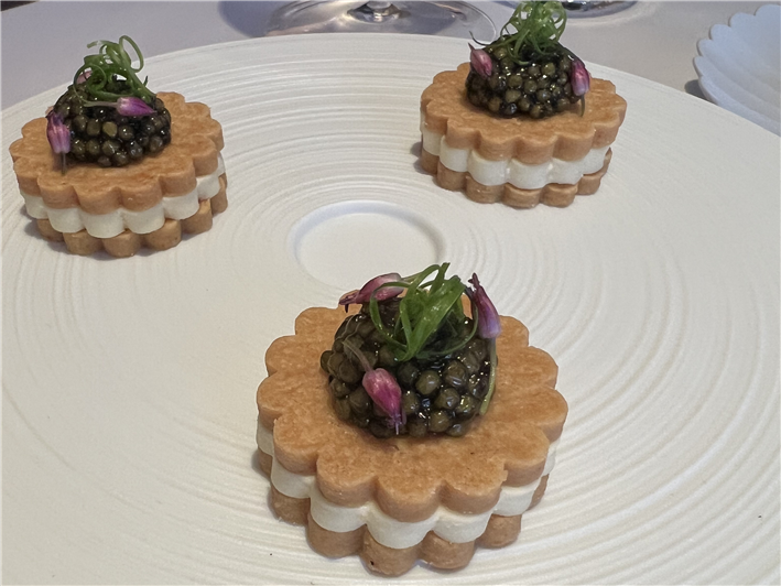 onion and caviar canapes